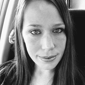 Meet your Posher, Carrie